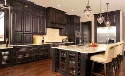 Decoração de interiores de uma grande cozinha moderna: 200 + (foto) idéias de design (cortinas, papel de parede, balcão de bar)