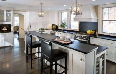 Decoração de interiores de uma grande cozinha moderna: 200 + (foto) idéias de design (cortinas, papel de parede, balcão de bar)