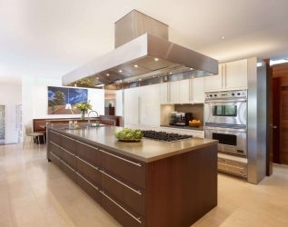 Decoração de interiores de uma grande cozinha moderna: 200 + (foto) idéias de design (cortinas, papel de parede, balcão de bar)