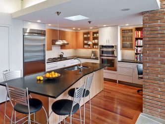Decoração de interiores de uma grande cozinha moderna: 200 + (foto) idéias de design (cortinas, papel de parede, balcão de bar)