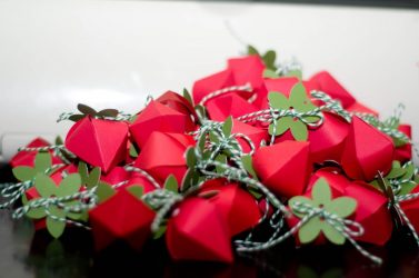 Fogos de artifício de idéias: Como você pode fazer uma longa e bela guirlanda de papel para o ano novo? 100 + Fácil Faseado DIY Fotos