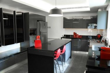 Nova tendência no mundo da cozinha - Cozinha preta no interior (mais de 220 combinações de fotos no design)
