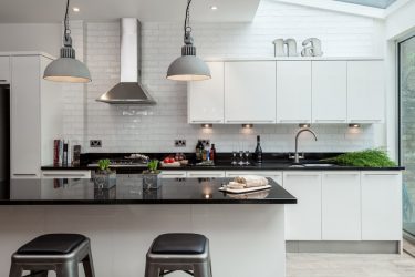 Elegante, Conforto e Beleza (mais de 170 fotos): interior em preto e branco (sala de estar, quarto, cozinha)