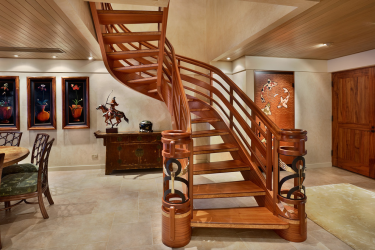 Escadas de madeira para o segundo andar em uma casa particular (75 + Fotos): pontos importantes que você deve prestar atenção ao escolher