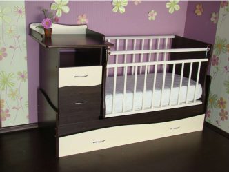 Berços do ano para meninos e meninas: projetos multifuncionais que serão confortáveis ​​para bebês