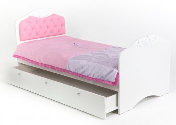 Berços do ano para meninos e meninas: projetos multifuncionais que serão confortáveis ​​para bebês
