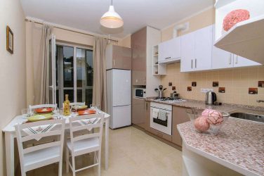 Como abordar o projeto de uma cozinha moderna de 12 metros quadrados? 190+ Fotos de idéias reais (angulares, retangulares, layouts quadrados)