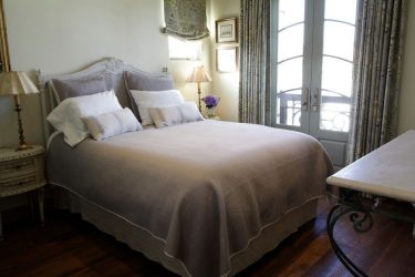 Design de quartos em estilo moderno: mais de 200 fotos de interiores simples e confortáveis