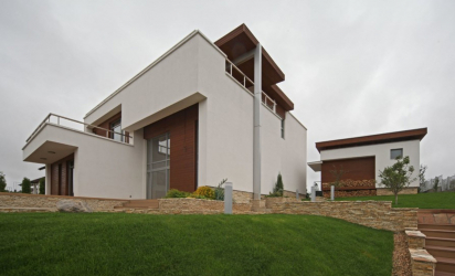 Projetos de casas com telhado plano são tecnologias simples de construção (de um andar, de dois andares, de madeira, pequenas). Tendências modernas de alta tecnologia e minimalismo (mais de 175 fotos)