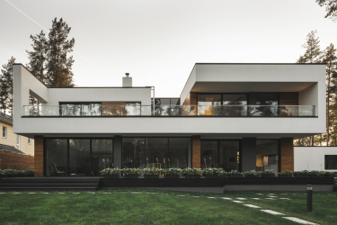 Projetos de casas com telhado plano são tecnologias simples de construção (de um andar, de dois andares, de madeira, pequenas). Tendências modernas de alta tecnologia e minimalismo (mais de 175 fotos)