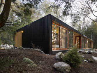 Projetos de casas com telhado plano são tecnologias simples de construção (de um andar, de dois andares, de madeira, pequenas). Tendências modernas de alta tecnologia e minimalismo (mais de 175 fotos)