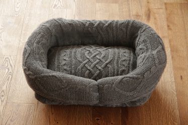 Como fazer uma casa para um gato com suas próprias mãos passo a passo? 150+ (foto) de madeira, papelão, caixas, com um raspador