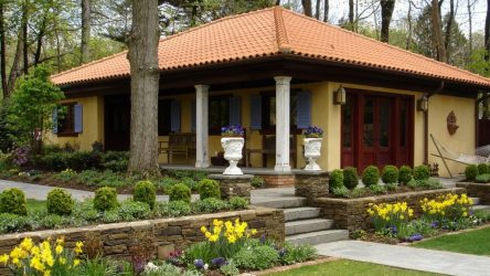 Pátio de design paisagístico moderno de uma casa privada (mais de 160 fotos).Como lindamente organizar e decorar suas próprias mãos