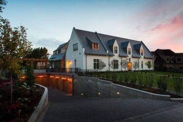 Casa de dois andares com garagem - Características do layout (mais de 180 fotos)