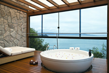 Características do design de uma banheira com hidromassagem no interior da casa e apartamento (120 + Foto). Luxo acessível com benefícios para a saúde. O que você precisa saber?
