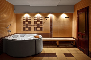 Características do design de uma banheira com hidromassagem no interior da casa e apartamento (120 + Foto). Luxo acessível com benefícios para a saúde. O que você precisa saber?