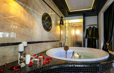 Características do design de uma banheira com hidromassagem no interior da casa e apartamento (120 + Foto). Luxo acessível com benefícios para a saúde. O que você precisa saber?