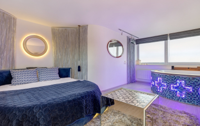 Características do design de uma banheira com hidromassagem no interior da casa e apartamento (120 + Foto). Luxo acessível com benefícios para a saúde. O que você precisa saber?