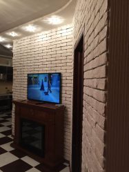 Telhas de gesso para decoração de interiores: 160+ Foto (sob a pedra, sob o tijolo) para auto-expressão brilhante
