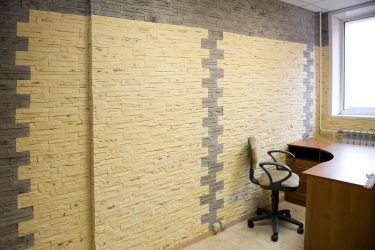 Telhas de gesso para decoração de interiores: 160+ Foto (sob a pedra, sob o tijolo) para auto-expressão brilhante