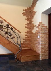 Telhas de gesso para decoração de interiores: 160+ Foto (sob a pedra, sob o tijolo) para auto-expressão brilhante