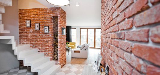 Telhas de gesso para decoração de interiores: 160+ Foto (sob a pedra, sob o tijolo) para auto-expressão brilhante