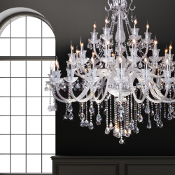 Crie uma bela iluminação (150 + Foto): lustres de cristal no interior da sala e quarto (teto, pendurado, clássico)