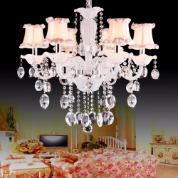 Crie uma bela iluminação (150 + Foto): lustres de cristal no interior da sala e quarto (teto, pendurado, clássico)