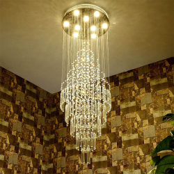 Crie uma bela iluminação (150 + Foto): lustres de cristal no interior da sala e quarto (teto, pendurado, clássico)