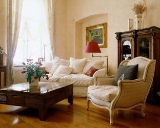 O interior de uma pequena sala de estar: 190+ (Fotos) Idéias modernas (móveis, papel de parede, zoneamento)