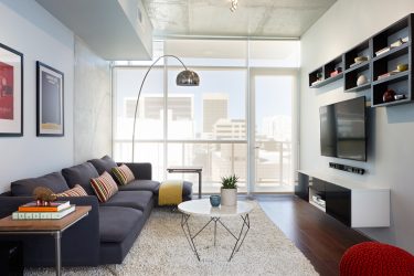 O interior de uma pequena sala de estar: 190+ (Fotos) Idéias modernas (móveis, papel de parede, zoneamento)