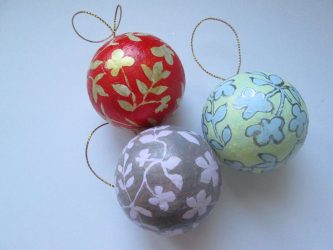 Como fazer lindas bolas para o novo 2019 com as próprias mãos? Artesanatos interessantes e volumosos (mais de 115 fotos). 9 master classes passo-a-passo
