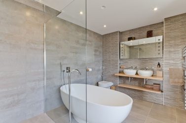 Opções de acabamento para a telha do banheiro (mais de 175 fotos). Crie um design que será lembrado