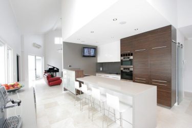 Como pendurar uma TV na parede? Mais de 150 projetos interiores da foto