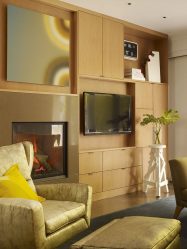Como pendurar uma TV na parede? Mais de 150 projetos interiores da foto