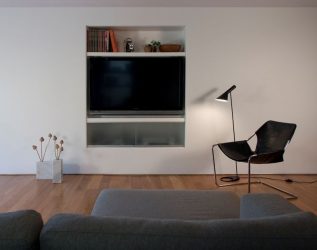 Como pendurar uma TV na parede? Mais de 150 projetos interiores da foto