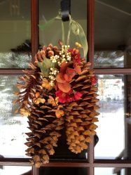 Artesanato de cones de abeto (grandes, pintados) para o Ano Novo (mais de 175 fotos) Belos brinquedos para as férias!