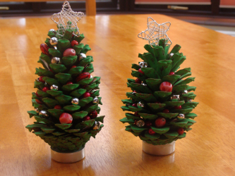 Artesanato de cones de abeto (grandes, pintados) para o Ano Novo (mais de 175 fotos) Belos brinquedos para as férias!