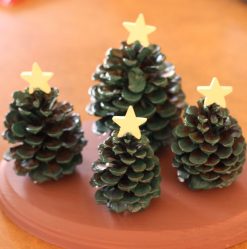 Artesanato de cones de abeto (grandes, pintados) para o Ano Novo (mais de 175 fotos) Belos brinquedos para as férias!