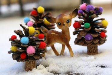 Artesanato de cones de abeto (grandes, pintados) para o Ano Novo (mais de 175 fotos) Belos brinquedos para as férias!