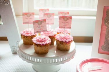 Como decorar o quarto para o aniversário da criança com as próprias mãos? (180+ Idéias Fotográficas) Nós fazemos dependendo das necessidades de idade