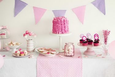 Como decorar o quarto para o aniversário da criança com as próprias mãos? (180+ Idéias Fotográficas) Nós fazemos dependendo das necessidades de idade