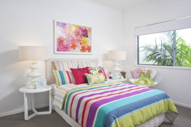 Como fazer espaço no quarto acima da cama: colocação de pinturas pelo Feng Shui. 170+ (Fotos) acentos brilhantes e elegantes