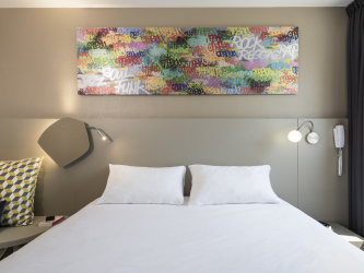 Como fazer espaço no quarto acima da cama: colocação de pinturas pelo Feng Shui. 170+ (Fotos) acentos brilhantes e elegantes