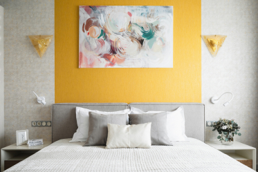 Como fazer espaço no quarto acima da cama: colocação de pinturas pelo Feng Shui. 170+ (Fotos) acentos brilhantes e elegantes