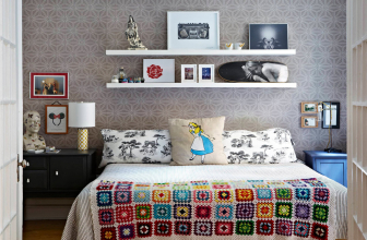 How to make space in the bedroom above the bed: placement of paintings by Feng Shui. 170+ (Photos) bright and stylish accents