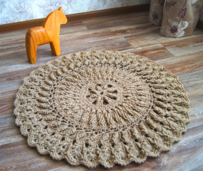 Fazemos as nossas próprias mãos: Como é que um tapete de fios fica no seu interior? (Mais de 85 fotos). Idéias legais para um design elegante (tapetes redondos, retangulares, feitos de pompons)