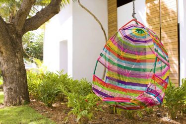 เก้าอี้ที่ถูกระงับจากหวายธรรมชาติและประดิษฐ์: 195+ ตัวเลือกภาพ (หวาย, macrame, พร้อมฝาครอบ)