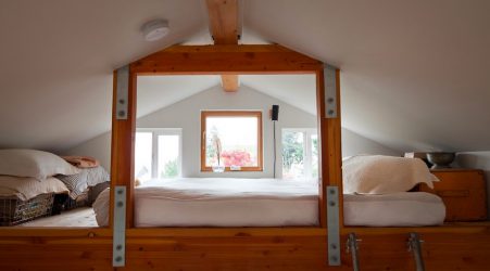 Cama de sótão com uma área de trabalho (mais de 165 fotos): idéias originais para quartos pequenos