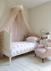Design de cama de luxo com um dossel para o conforto romântico. 160+ (Fotos) para quartos para adultos e crianças (+ Avaliações)